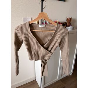 Aritzia Babaton Nathaniel Ribbed Wrap Top Sweater Tan Small
